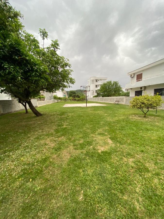Apartments Toni Улцинь Екстер'єр фото