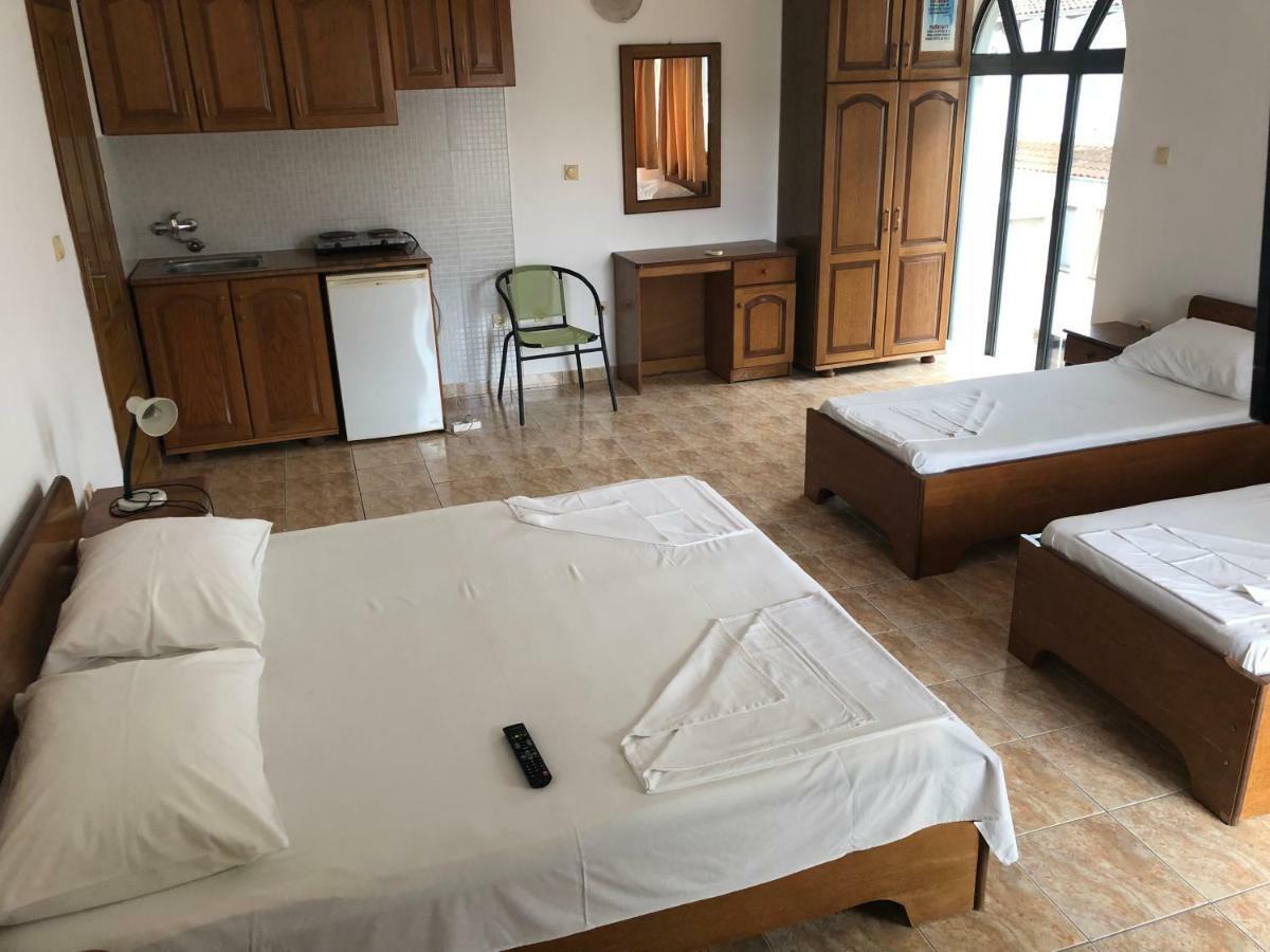Apartments Toni Улцинь Екстер'єр фото