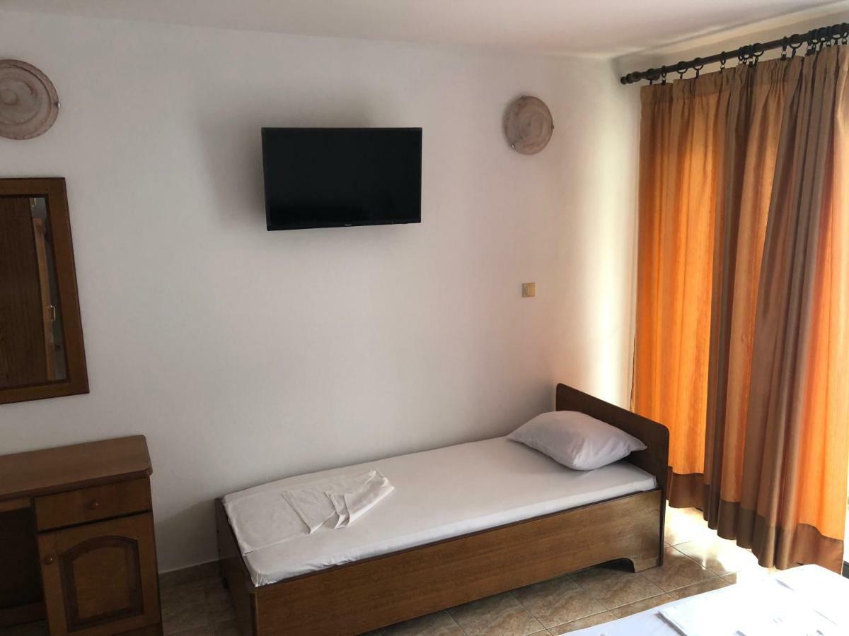 Apartments Toni Улцинь Екстер'єр фото