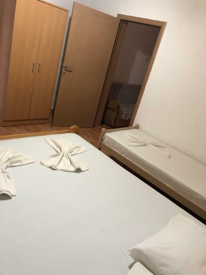 Apartments Toni Улцинь Екстер'єр фото